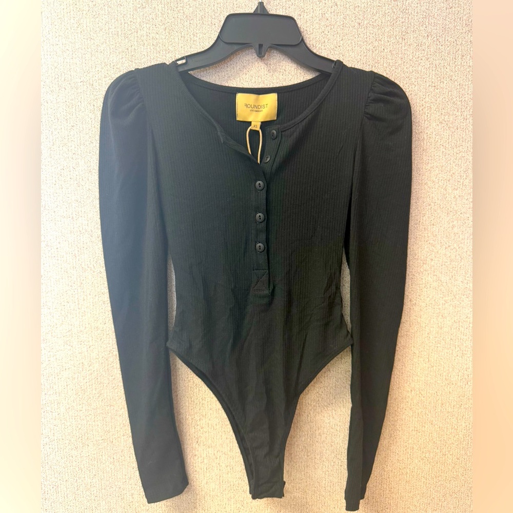 FOUNDIST Womens Black Long Puff Sleeve Bodysuit Size XS ‎ NWT